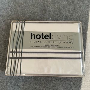 NWT Hotel Living Queen Bedskirt White and Navy Embroidery